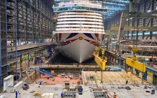 Meyer_Werft_shipyard_Iona.jpg