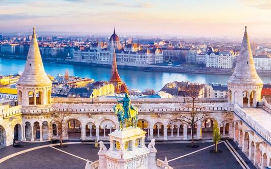 Six reasons to book Titan Travel for your clients during peaks