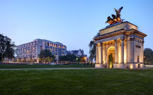 InterContinental-London-Park-Lane-and-Wellington-Arch.jpg