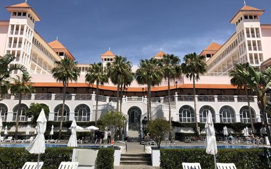 Tui and Riu will continue to operate and market Riu's hotels through its joint venture