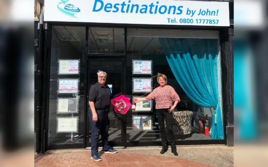 L-R: John Dixon with Brilliant Travel's Linda Pyle