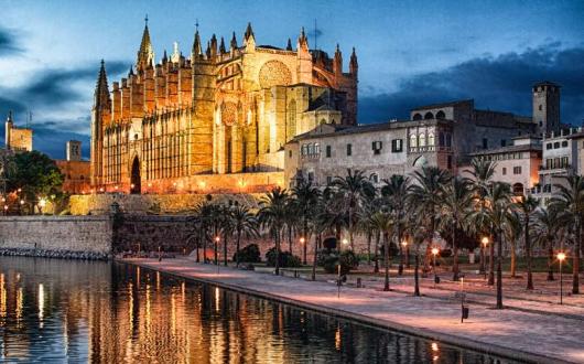 Palma's La Seu Cathedral is one of the city's major attractions (Credit: FTPM365. Photo by Ernest Llofriu Palou)