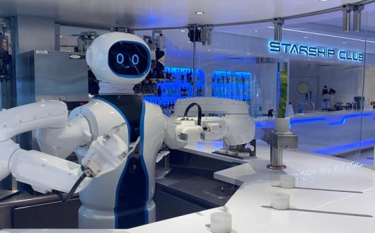 Rob - the ship's robotic bartender