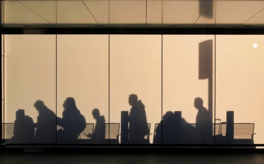Travellers could face long queues at airports as their Covid documents are checked (Credit: Yolanda Sun / Unsplash)