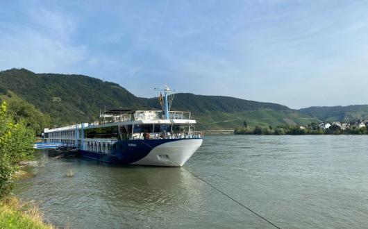 Tui_Maya_river_cruise_ship.jpg