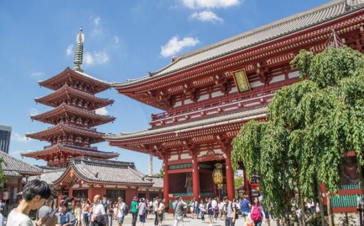 Tokyos_Sensoji_Temple_Credit__InsideJapan_Tours_METhumb.jpg