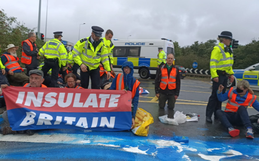 Met police officers cleared the protestors at around 11am on Monday (27 September)