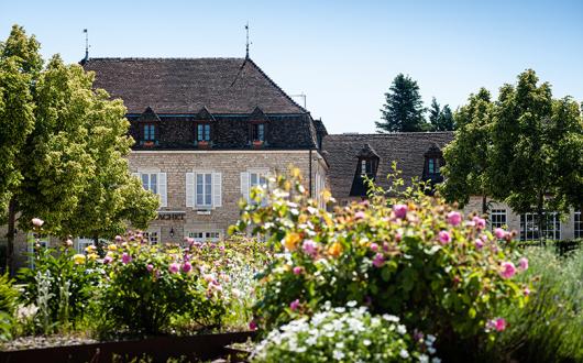 HtelLeMontrachet-LesExtrieursetlesJardins-LionelDUPOUY-Photo.jpg