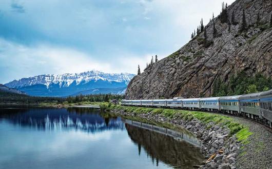 Canadian-mountains.-Credit-VIA-Rail.jpg