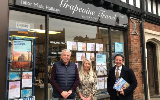 Huddleston visited Grapevine Travel on Saturday (22 January)
