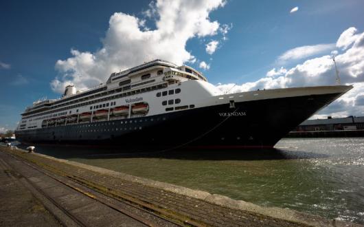 Holland_America_Volendam_web.jpg