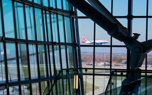 The deal is worth 18% to SAS Connect cabin crew at Heathrow (pictured)