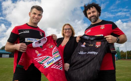 Toni Smith, Hays Travel North West regional manager, with Wales's Elliot Kear and Rhys Williams (Credit: Mandy Jones Photography)