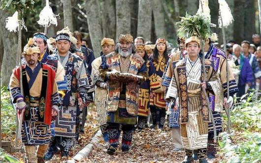 Ainu-people_METhumb.jpg