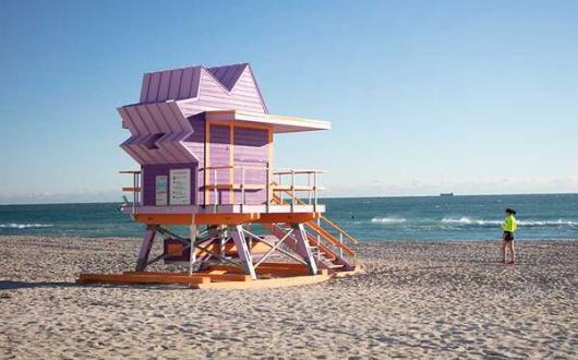 South-Miami-Beach_Lifeguard-Stand_Purple_Ocean_Sunny-20171210-002_METhumb.jpg