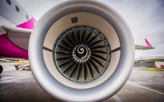 Wizz Air jet engine