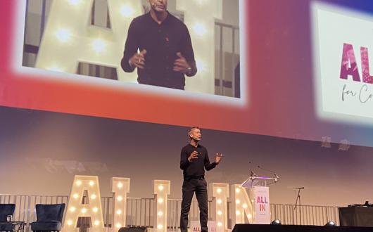 Steve Byrne addresses Travel Counsellors’ global conference 2022