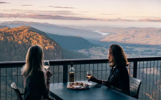 Sunset_drinks_at_Binna_Burra_Mountain_Lodge_Gold_Coast_Hinterland.jpg