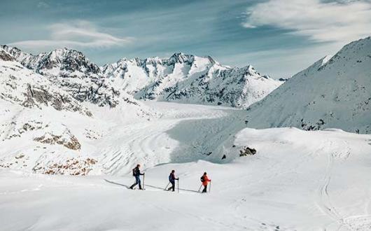 Skiing in the Aletsch Arena. Credit: Switzerland Tourism / Silvano Zeiter