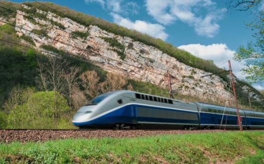 Fresh France strike action triggers new FCDO travel warning