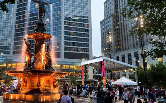 Fountain Square in Cincinnati is home to a range of restaurants, bars and shops