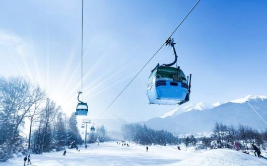 Ski Skiing Ski Lift Gondola snow Bansko iStock-907594510 (Credit: iStock)