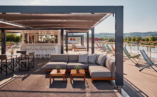 The Deck Bar on Riverside Mozart