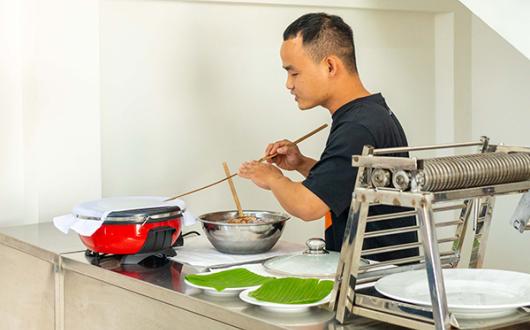 The Oodles of Noodles tour contributes to protecting and training at-risk youth in Vietnam