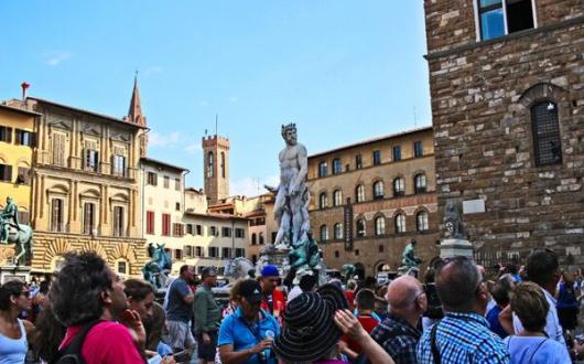 Florence_Italy_Overtourism_iStock-1439137849.jpg