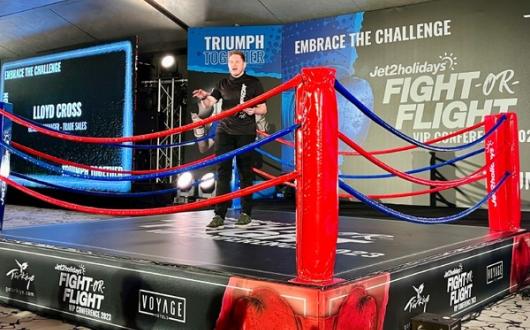 Lloyd_Cross_Jet2holidays_conference_2023.jpg
