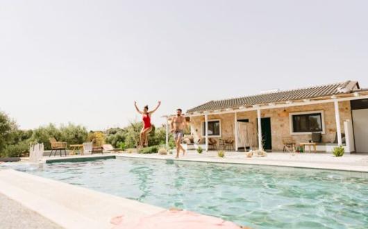 Thousands of UK agents sign up for access to villa firm's white-label product