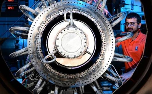 EasyJet hydrogen-testing-at-dlr-cologne_53205560604_o.jpg