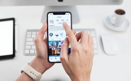 Instagram mobile phone smartphone app technology iStock-1095028274 (Credit: iStock)