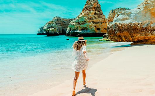 ...to sell easyJet holidays products across Europe 