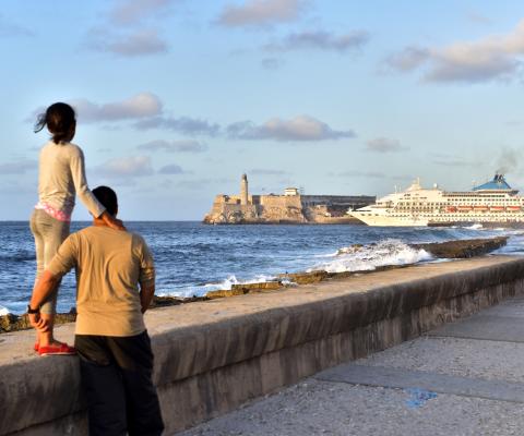 Cruise ship leaves Havana