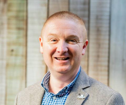 Headshot of Stuart Pearce, director of sales at Azamara Cruises