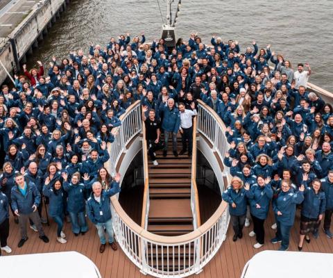 HX Expeditions mega-fam in Heligoland