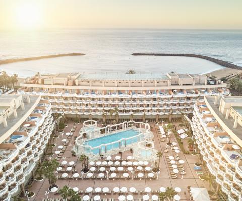 Hotel Cleopatra Palace in Tenerife 