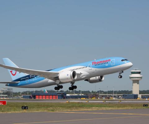 thomson-dreamliner-gatwick1.jpg