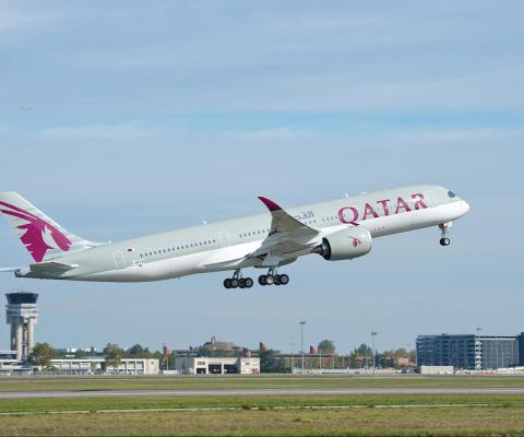 qatar-a350-takeoff.jpg