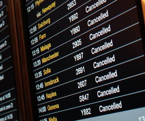 Agents have called for more “advance warning” about flight changes to give them time to rearrange trips 