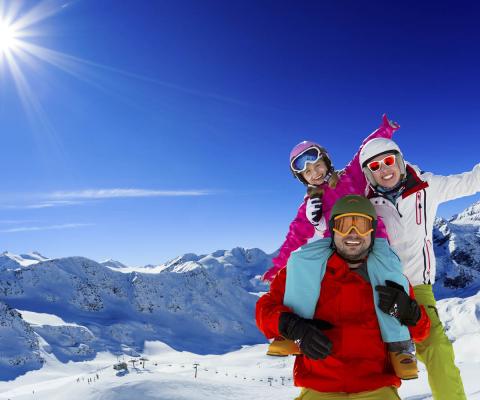 Family holiday - ski (stock)