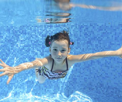 girl-underwater-swimming.jpg