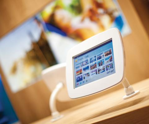 thomascook-conceptstore-tech.jpg