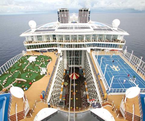 Oasis of the Seas deck