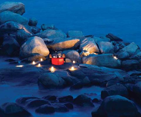 Dinner_on_the_Rocks.jpg