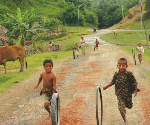 Village kids on the road to Mrauk