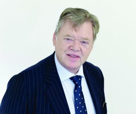 Peter Healey headshot 2.jpg