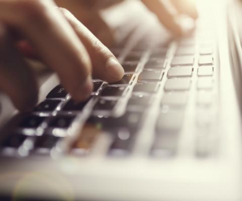 Computer iStock_000085107225_Medium.jpg