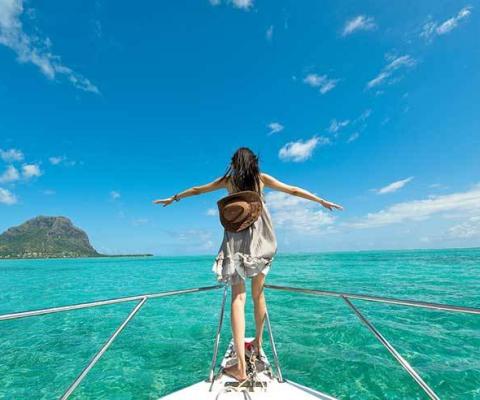 Yacht in Indian Ocean iStock_000018041502